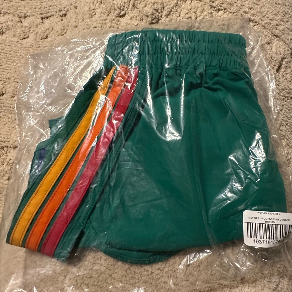 RARE Aviator Nation 5 Stripe Flex Board Shorts Amazon Rainbow NWT Large - Picture 8 of 9